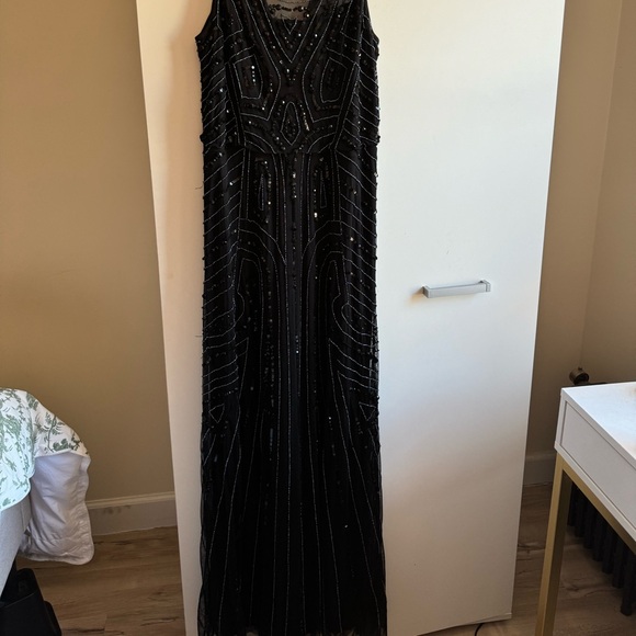 LIKE NEW BLACK BEADED GOWN - AIDAN MATTOX - Picture 6 of 6